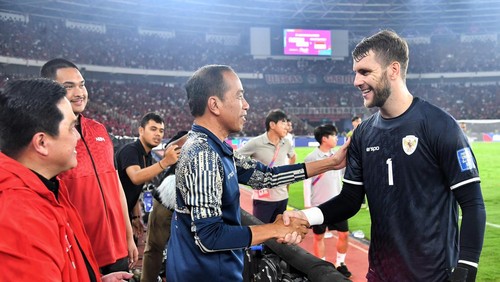 Jokowi Salami Maarten Paes