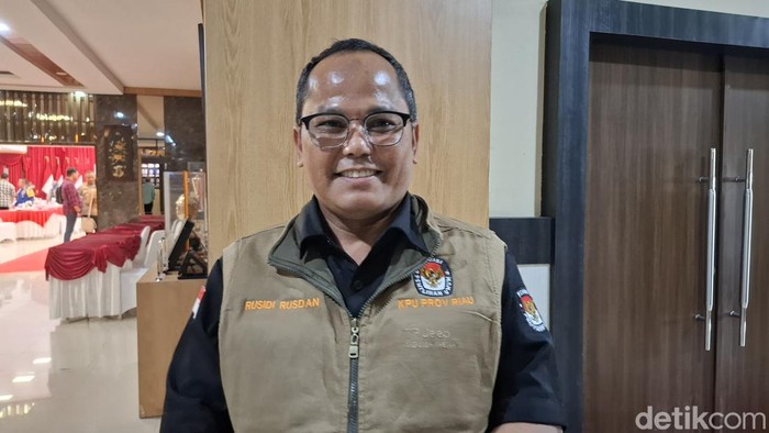 Ketua KPU Riau, Rusidi Rusdan (Foto: Dok Raja Adil)