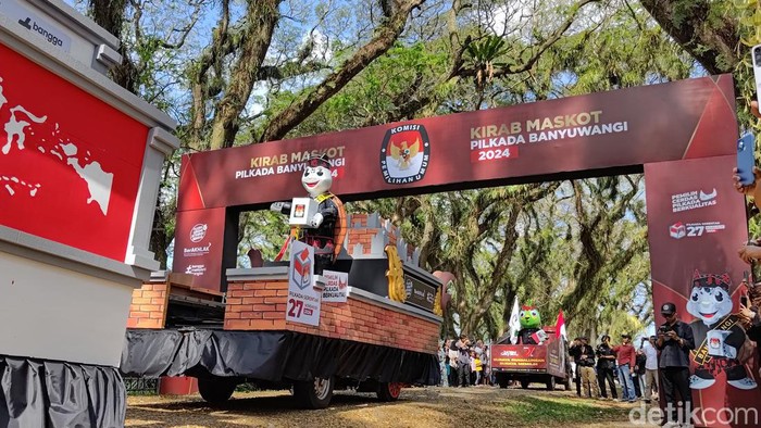Kirab masko Pilkada Banyuwangi digelar di Hutan De Djawatan.