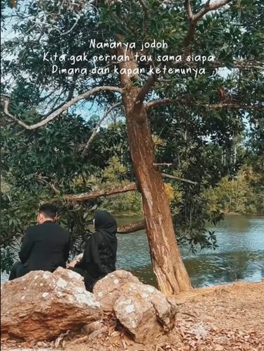 kisah murid yang menikah dengan gurunya sendiri Beredar viral di TikTok, kisah murid yang menikah dengan gurunya sendiri mendadak jadi sorotan warganet. Keduanya beda usia 9 tahun.