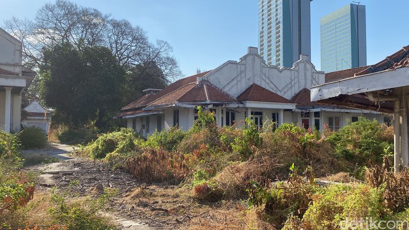 Kondisi pabrik gula Bagong Surabaya yang bersejarah. Terbengkali sejak lama.