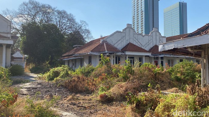 Kondisi pabrik gula Bagong Surabaya yang bersejarah. Terbengkali sejak lama.