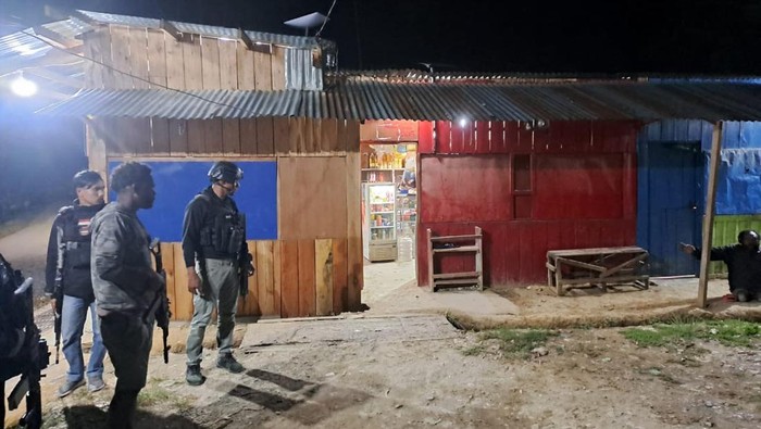 Anggota Polres Lanny Jaya, Papua Pegunungan bernama Brigpol Johan Herik Sibarani (32) meninggal dunia usai ditembak orang tidak dikenal (OTK).