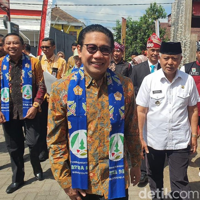 Menteri PDTT Halim Iskandar bersama Bupati Malang Sanusi