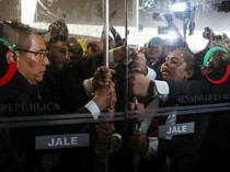 Massa Geruduk Senat Meksiko, Protes Reformasi Yudisial yang Kontroversial