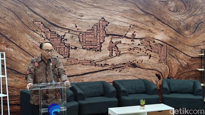 Menteri Komunikasi dan Informatika (Menkominfo) Budi Arie Setiadi, enggan berkomentar lagi soal akun Fufufafa yang saat ini ramai menjadi perbincangan publik. Katanya dia takut keceplosan.