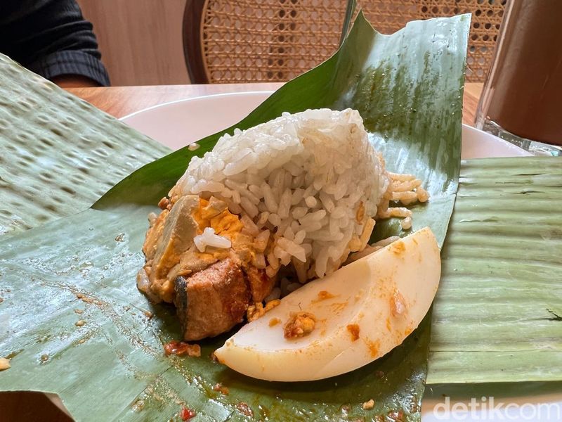 Nyonya Molek