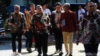 Tahapan selanjutnya, para peserta yang lolos, baik capim maupu cadewas, akan melakukan tes wawancara dan cek kesehatan. Tes wawancara akan dilakukan oleh Pansel dan panelis.