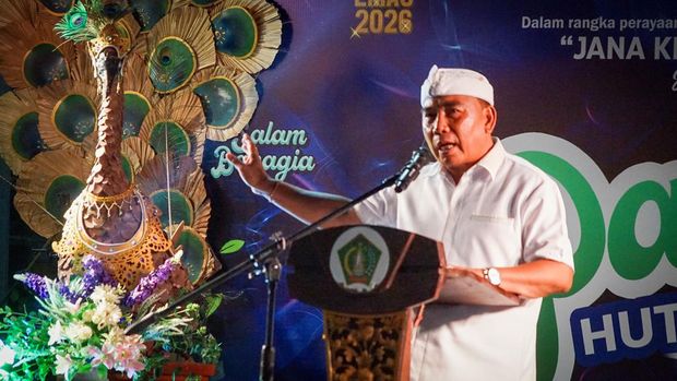 Bupati Jembrana I Nengah Tamba saat soft launching Pasar Umum Negara, Selasa (10/9/2024). (Dok. Pemkab Jembrana)