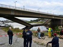 Penampakan Jembatan di Dresden Jerman Ambruk
