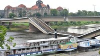 Menurut laporan awal, tidak ada orang yang terluka akibat ambruknya jembatan. Masih belum jelas apa yang menyebabkan ambruknya jembatan. Seluruh area di sekitar Jembatan Carola akan tetap ditutup sepenuhnya hingga pemberitahuan lebih lanjut, katanya. Pengguna jalan harus mengantisipasi adanya hambatan yang cukup besar.  