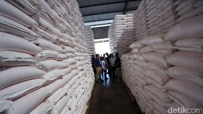 Pengecekan gudang pupuk subsidi di Sukabumi