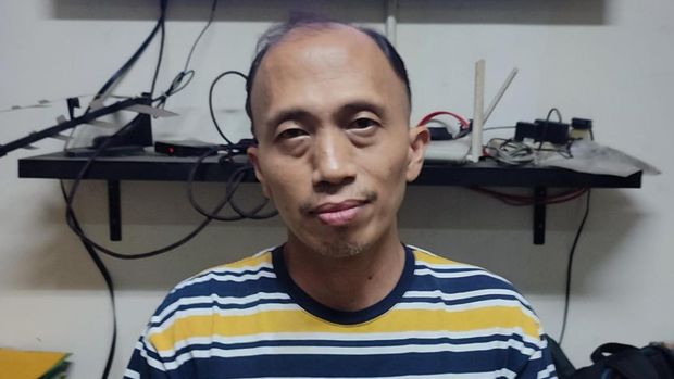 Polisi menangkap penadah ponsel curian yang dicuri dari striker Timnas Dimas Drajad.