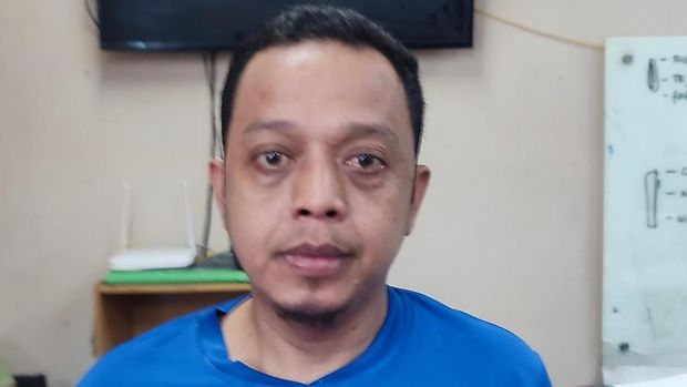 Polisi menangkap penadah ponsel curian yang dicuri dari striker Timnas Dimas Drajad.