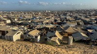 Begini kondisi tenda-tenda pengungsian di Al-Mawasi yang telah ditetapkan sebagai zona aman oleh militer Tel Aviv pada awal perang berkecamuk.  