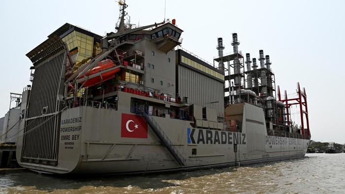 A general view of the Turkish floating electric barge of Karpowership, following its arrival in Ecuador from where it will generate energy for the country, during a media tour, in Guayaquil, Ecuador September 8, 2024. REUTERS/Vicente Gaibor