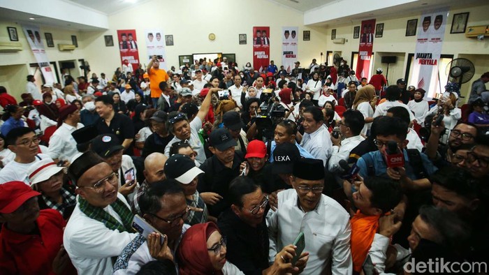Pramono-Rano Hadiri Deklarasi Rumah Bersama Relawan Relawan Rumah Bersama Pramono-Rano deklarasi mendukung pasangan Pramono Anung-Rano Karno di Pilgub Jakarta. Deklarasi dihadiri langsung oleh Pramono-Rano.