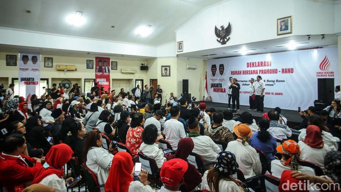 Pramono-Rano Hadiri Deklarasi Rumah Bersama Relawan Relawan Rumah Bersama Pramono-Rano deklarasi mendukung pasangan Pramono Anung-Rano Karno di Pilgub Jakarta. Deklarasi dihadiri langsung oleh Pramono-Rano.