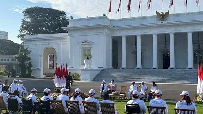 Presiden Joko Widodo (Jokowi) menyampaikan atlet yang berlaga Paralimpiade 2024, namun tak menyabet medali juga akan diberi bonus.
