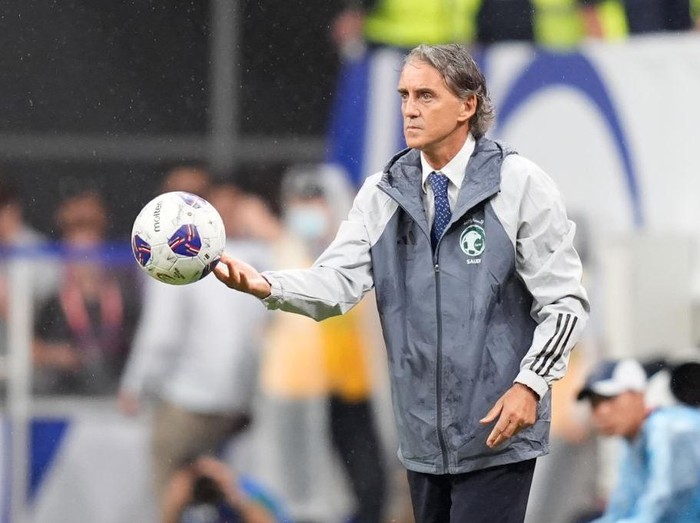 DALIAN, CHINA - SEPTEMBER 10: Head Coach Roberto Mancini of Saudi Arabia  reacts during the FIFA World Cup Asian 3rd Qualifier Group C match between China and Saudi Arabia at Dalian Barracuda Bay Professional Football Stadium on September 10, 2024 in Dalian, China. (Photo by Fred Lee/Getty Images)