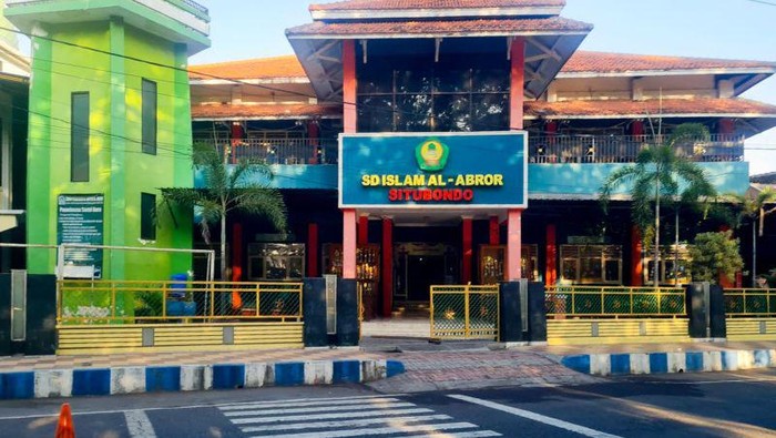 SD Islam Al Abror Situbondo, Jawa Timur.