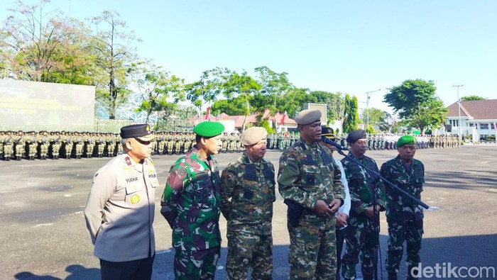 Sebanyak 500 personel komponen cadangan (Komcad) matra darat ditetapkan hari ini oleh Wakasad Letjen TNI Tandyo Budi di Banjarbaru, Kalimantan Selatan. (Kurniawan/detikcom).