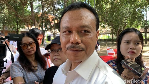 Sekda Bali Dewa Made Indra saat diwawancarai, Rabu (11/9/2024).