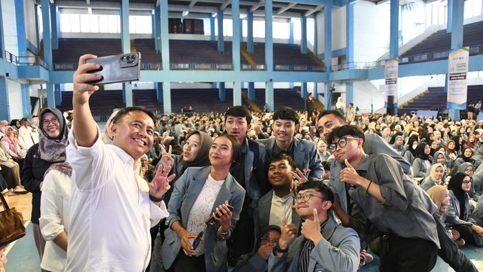 Sekda Jabar saat pelepasan mahasiswa KKN Universitas Pendidikan Indonesia (UPI)