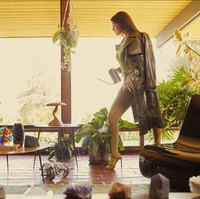 Belum lama ini, Bloomberg menyebut mantan bintang Disney tersebut sebagai miliarder, setelah mengungkap jumlah kekayaannya yang mencapai Rp 20 triliun. Foto: Dok. Vanity Fair