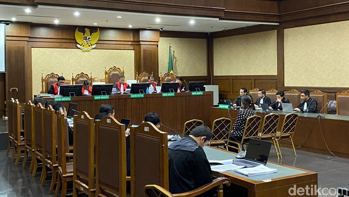 Sidang kasus korupsi timah dengan terdakwa Rosalina (Mulia/detikcom).
