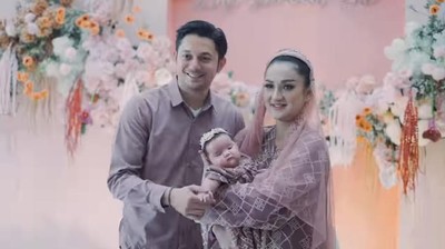 7 Foto Andrew Andika & Tengku Dewi di Aqiqah Anak, Dulu Selingkuh Kini Akur