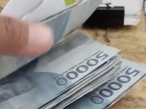 Viral Pelajar Top Up Pakai Uang Palsu, Kabur Saat Direkam