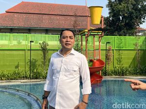 Eri Cahyadi Tinjau Kolam Renang Jambangan, Kapan Diresmikan?
