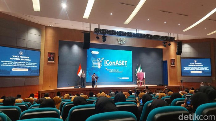 Wapres Maruf Amin membuka Iconaset UNUSA