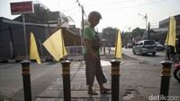 Oleh sebab itu warga setempat menyampaikan serangkaian tuntutan agar pemerintah segera membuat regulasi tegas terkait operasional kontainer di kawasan Jakarta Utara untuk mencegah lebih banyak korban jiwa. Oleh sebab itu warga setempat menyampaikan serangkaian tuntutan agar pemerintah segera membuat regulasi tegas terkait operasional kontainer di kawasan Jakarta Utara untuk mencegah lebih banyak korban jiwa.
