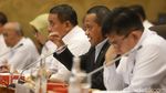 Bahlil-Komisi VII DPR Raker Bahas Penyesuaian Anggaran 2025