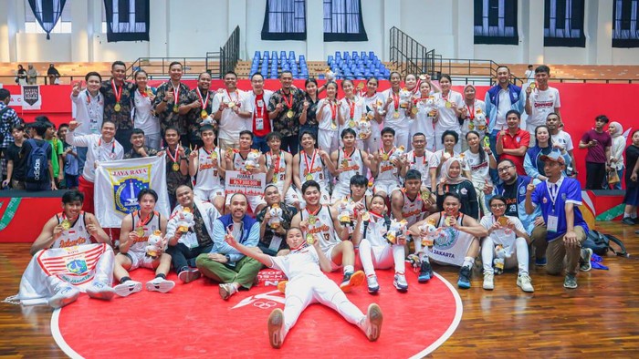 Perbasi DKI Jakarta sukses mengawinkan gelar juara putra dan putri di Pekan Olahraga Nasional (PON) 2024.