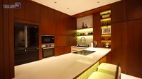 Kemudian ada juga area dapur yang dilengkapi dengan alat-alat dapur. Semuanya tertata rapi dan bersih. Foto: YouTube Taulany TV
