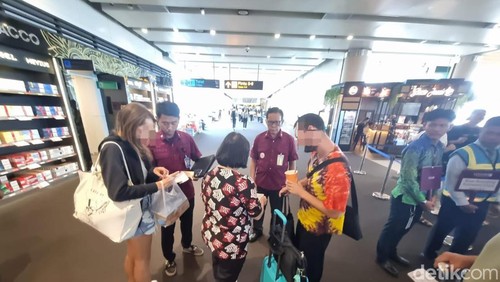 NI dan GAHL dideportasi dari Bali karena sakit jiwa, Rabu (11/9/2024). (Dok Kanwil KemenkumHAM Bali).