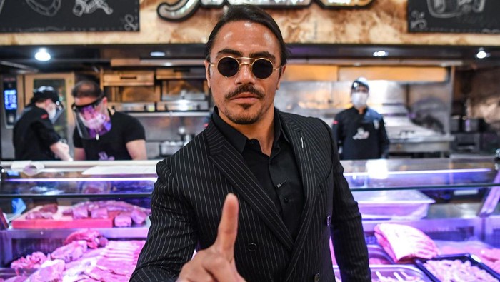 Efek Review Buruk, Keuntungan Restoran Steak Milik Salt Bae Turun Rp 32,1 Miliar