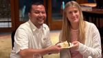 Ekspresi Eugenie Bouchard Saat Terima Kue dari Pengacara Ini
