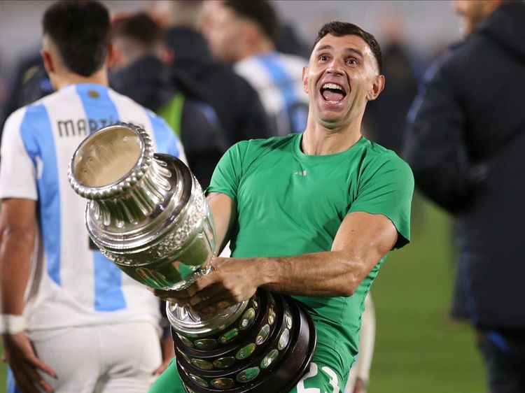 Mau ke Mana Emiliano Martinez?