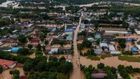 Seorang ilmuwan konservasi Thailand mengatakan, banjir bandang dahsyat yang melanda Thailand utara baru-baru ini merupakan akibat dari perubahan iklim dan salah urus bencana. REUTERS/Anupong Intawong