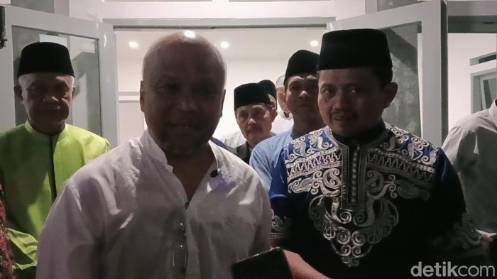 Ilham Habibie saat mendatangi kediaman Dony Ahmad Munir, Rabu (11/9/2024) malam.