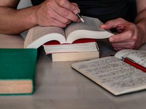 Kalender Jawa Jumat Wage 21 Februari 2025: Berwawasan Luas