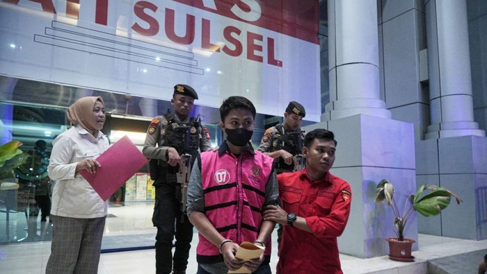 Kejati Sulsel menetapkan mantri bank di Enrekang sebagai tersangka korupsi.