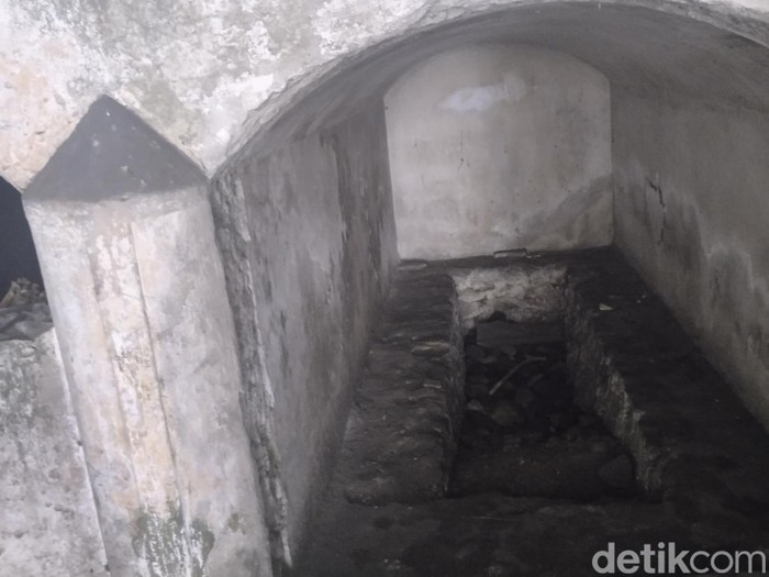 Makam Van Beck di Kuningan.