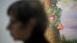 Melihat Mahakarya Surealisme Para Seniman di Paris