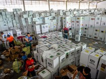 Melihat Persiapan Logistik Pilkada di Gudang KPU Bandung