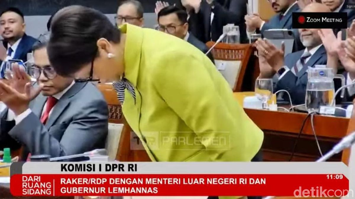 Cunnilingus va oltin dush porno 49 yoshdan oshgan ayollar